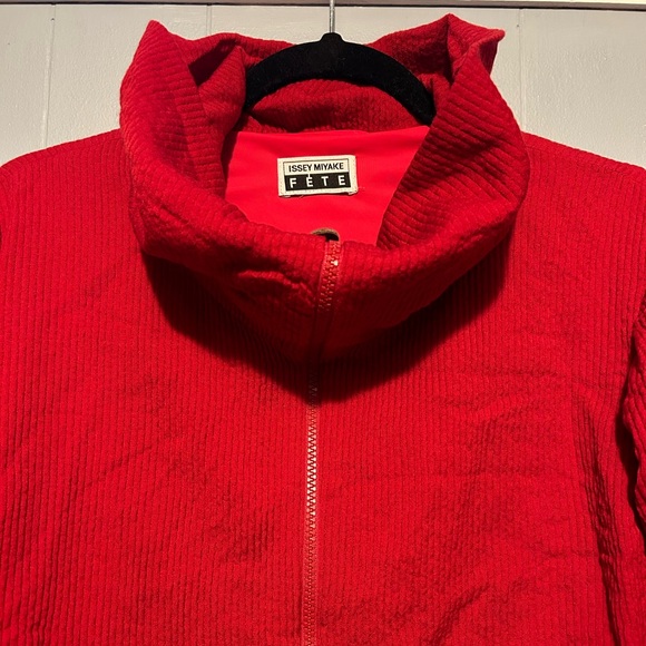 Issey Miyake Fete Red Zip Up Collared Sweater. Size Women’s Small - Picture 10 of 10